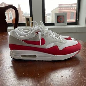 Used Nike Air Max 1